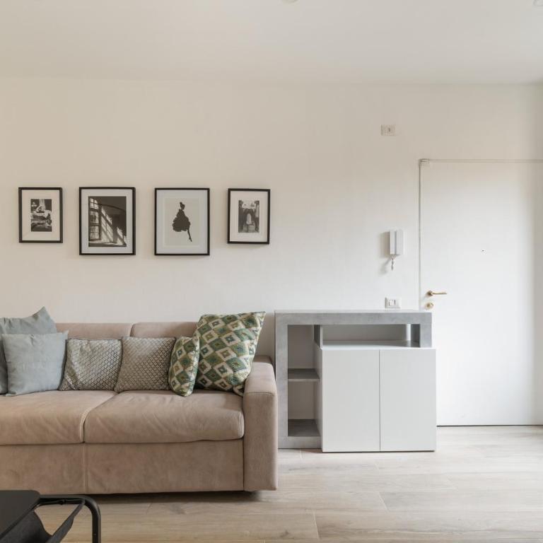 GuestHost - Bright Flat near Stazione Centrale - Appartamento con 1 Camera da Letto - 1