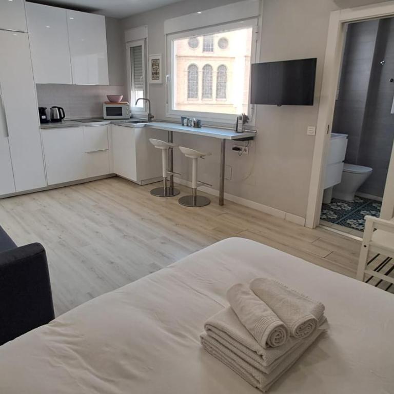 Stunning Views Cathedral Center - Apartamento Estudio - 28