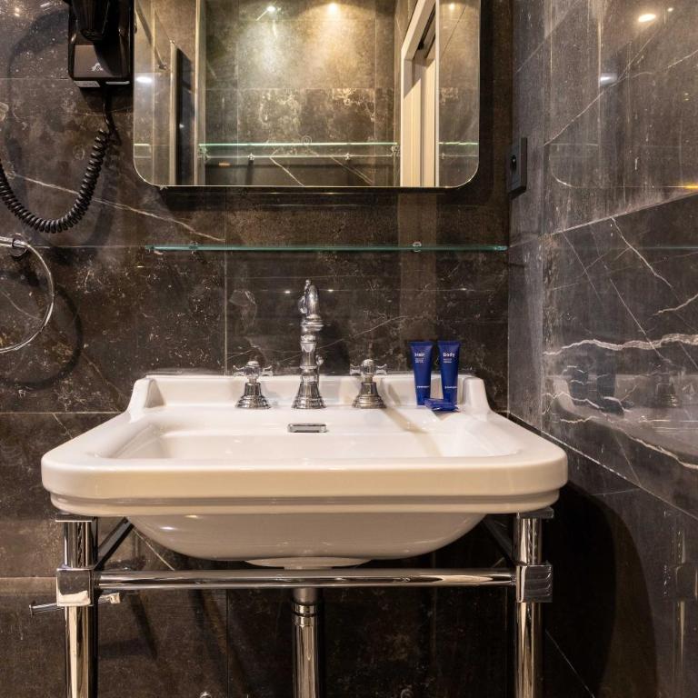 Modern studio for 4 people - Arc de Triomphe - Apartment - 12