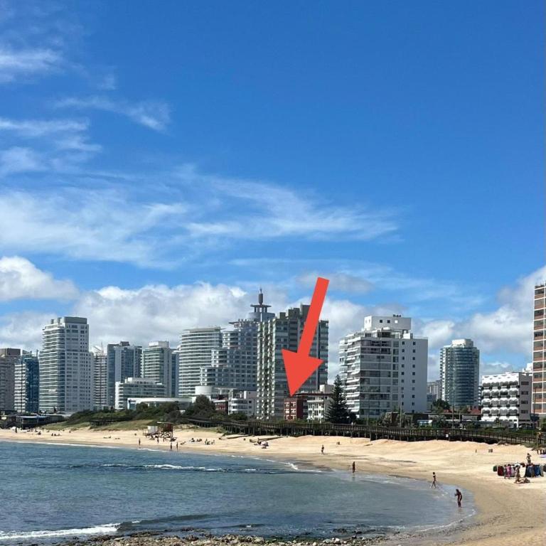 Edificio Carbe Punta del Este - Frente al Mar -parada 2 de la Mansa - Apartamento de 2 dormitorios - 2