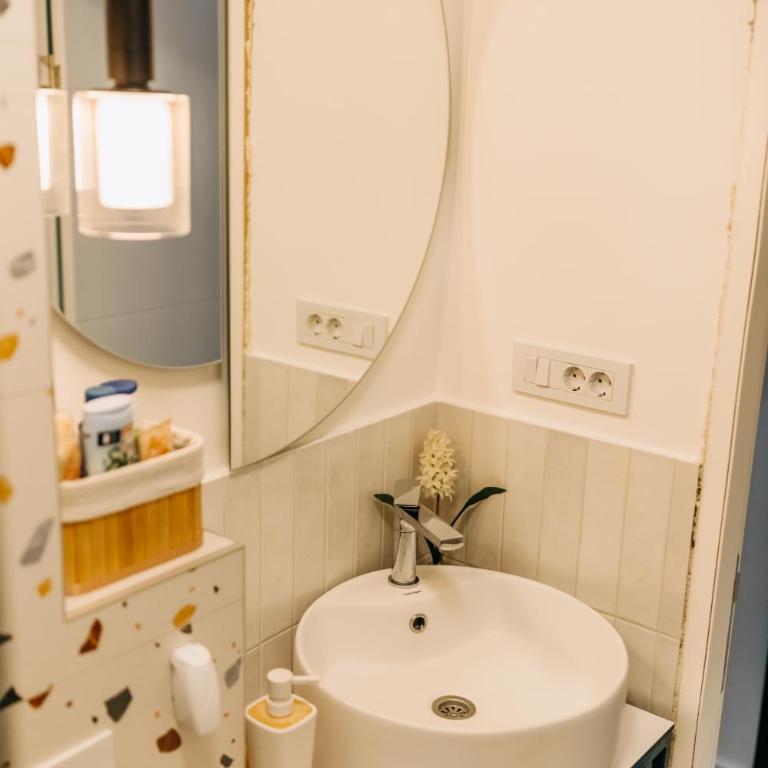 Studio49apartments Quiet in Niš Free Private Parking Fast WiFi - One-Bedroom Apartment with Balcony - 27