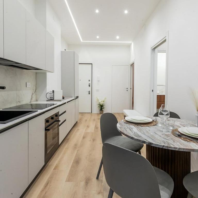 Luxury 2-bedroom apartment central station - Two-Bedroom Apartment - 4