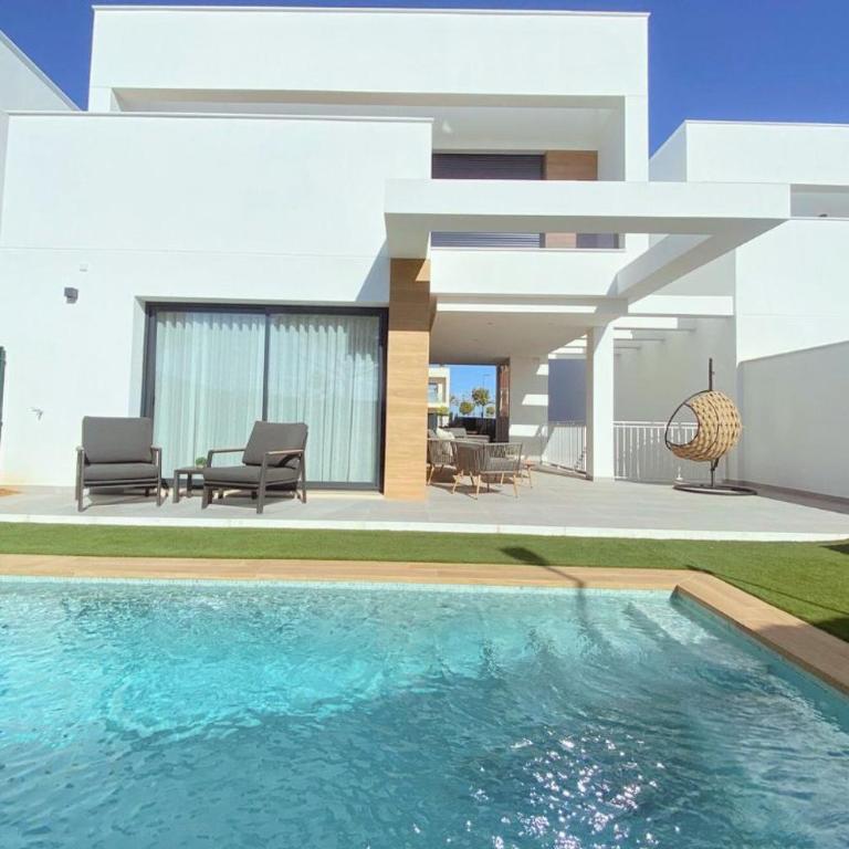 LUXURY VILLA SEVEN LAKES SANTA ROSALIA RESORT by PREMIUM SPAIN PROPERTIES - Villa - 1