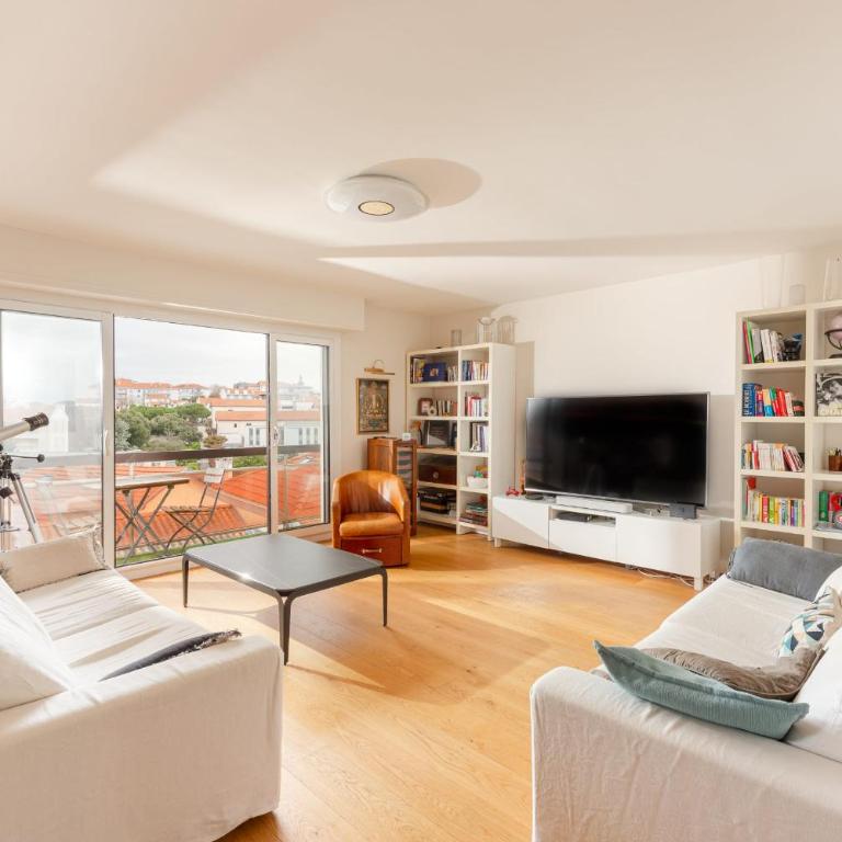 COASTAL ESCAPE KEYWEEK Apt in central Biarritz with balcony and parking - Appartamento - 2