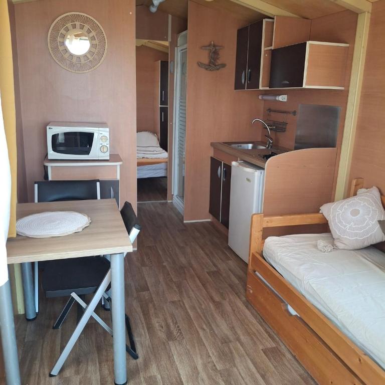 Roulotte au coeur de la Camargue - Tente - 2