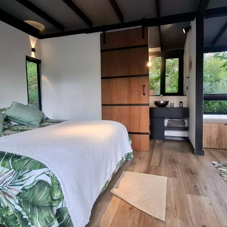 Tranquil Holiday Park Retreat in Guarne, Antioquia - Habitación Familiar - 56