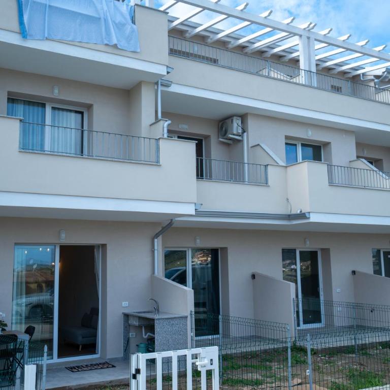 Casa De Capua - Appartamento con 2 Camere da Letto - 52