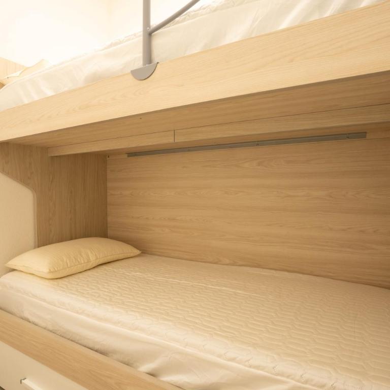 Casa De Capua - Appartamento con 2 Camere da Letto - 50