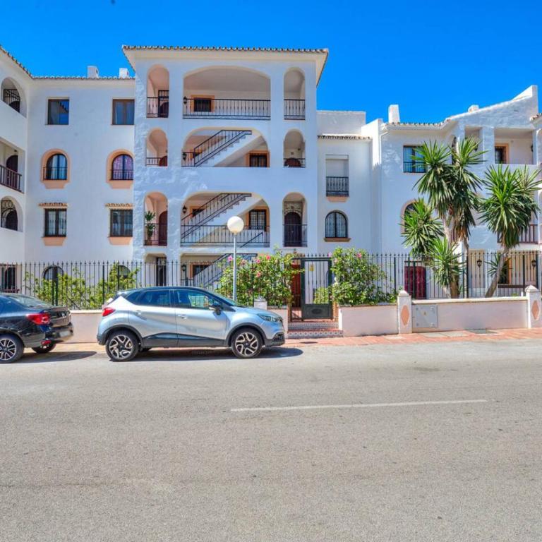 Modern 2-bedroom, 2-bathroom apartment - Apartamento - 24