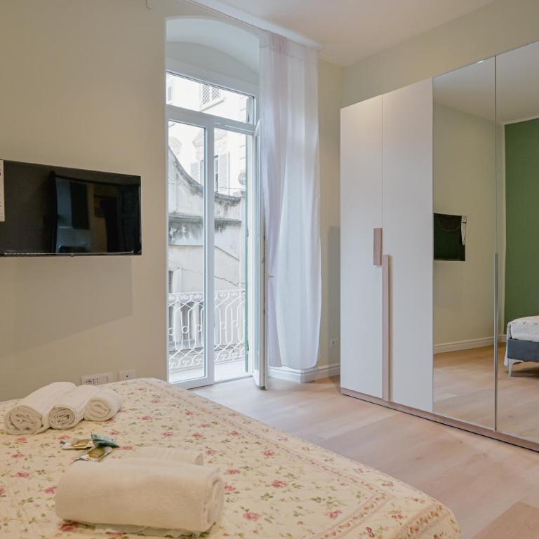GuestHost - One step away from the historic center Lovely Flats - One-Bedroom Apartment with Balcony - 14