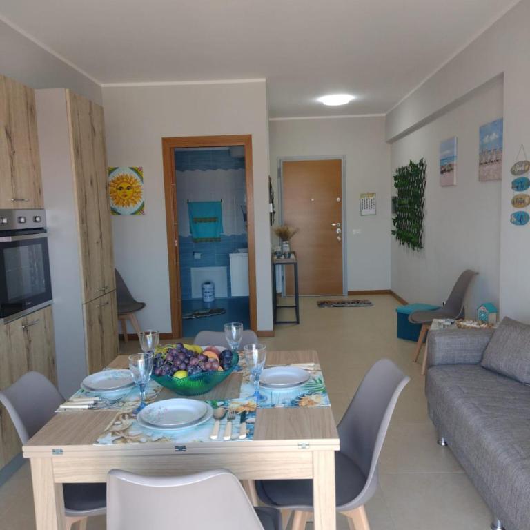 Sole Blue Apartment - Three-Bedroom Apartment with Sea View - 22