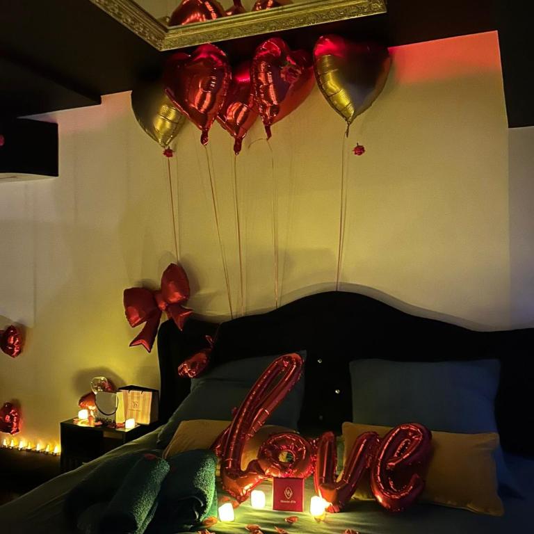 Suite romantique avec jaccuzzi - proche des lacs - La secrète room - Maison 1 Chambre - 36