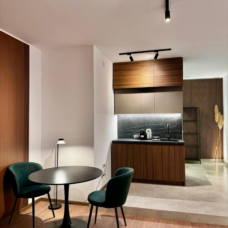 Old Town Suites - Studio - 4