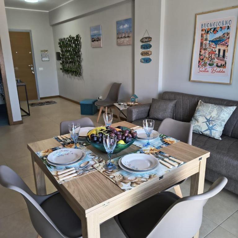 Sole Blue Apartment - Three-Bedroom Apartment with Sea View - 11