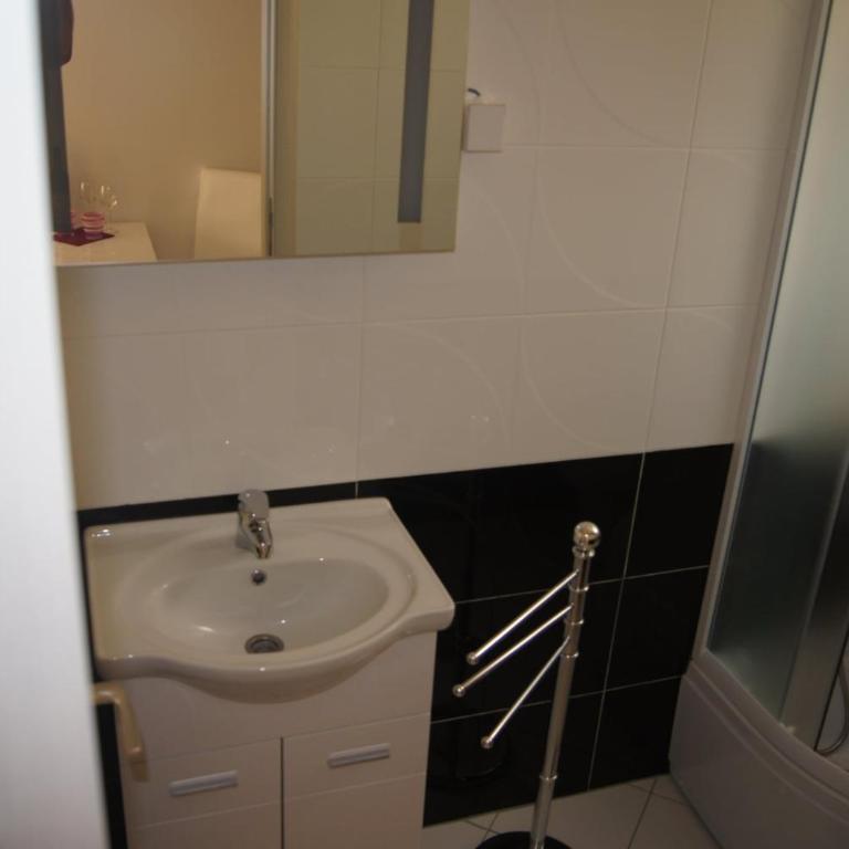 Apartments Villa Royale - Dvokrevetna Soba sa Bračnim Krevetom - 4