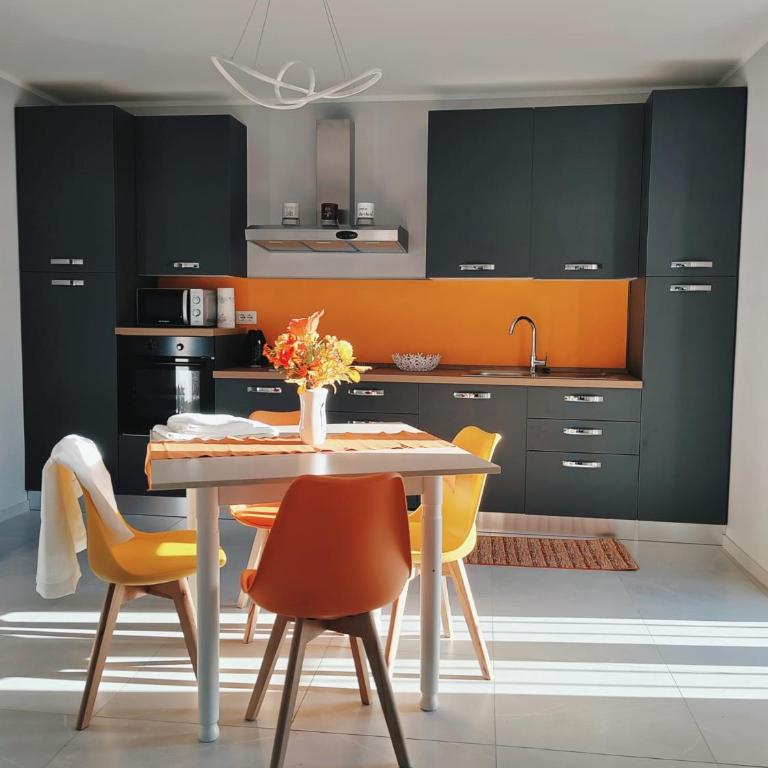Casa Sole - Appartamento con 2 Camere da Letto - 1