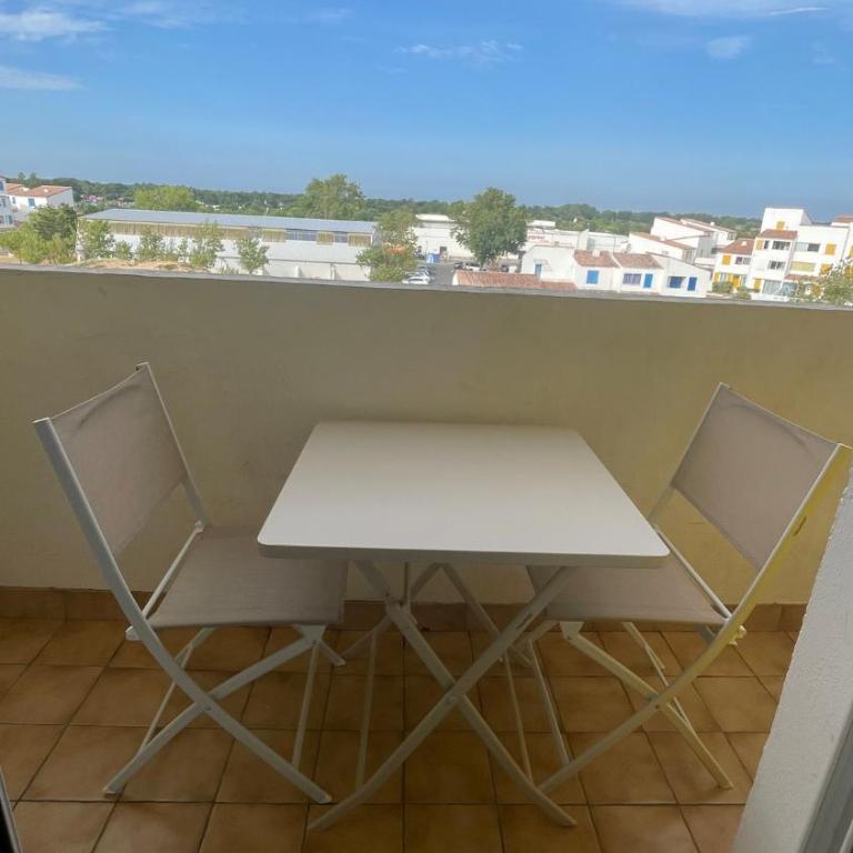 Appartement à 200 mètres de la plage - Two-Bedroom Apartment - 11