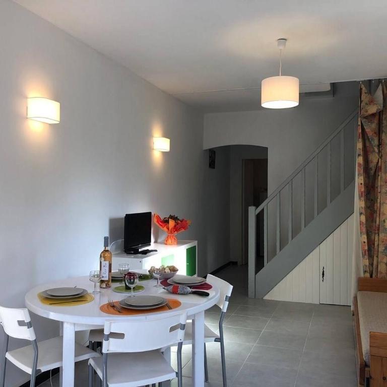 SR550-006 Appt Studio mezzanine 4 personnes ST RAPHAEL - One-Bedroom Apartment - 4