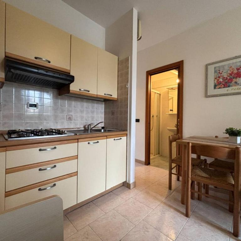 Flat for seven guests in residence with pool - Appartamento - 2