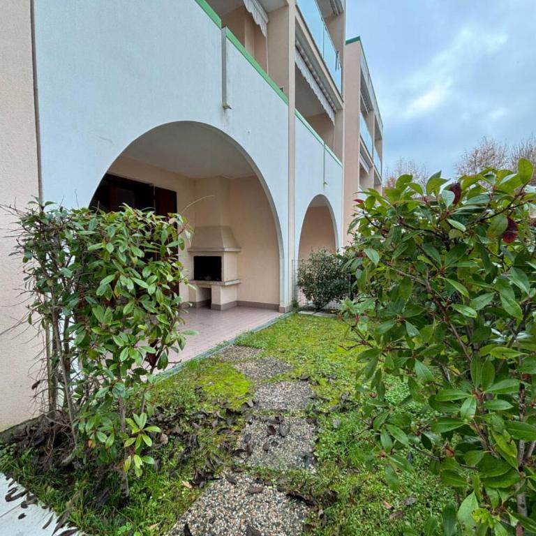 Flat for seven guests in residence with pool - Appartamento - 5