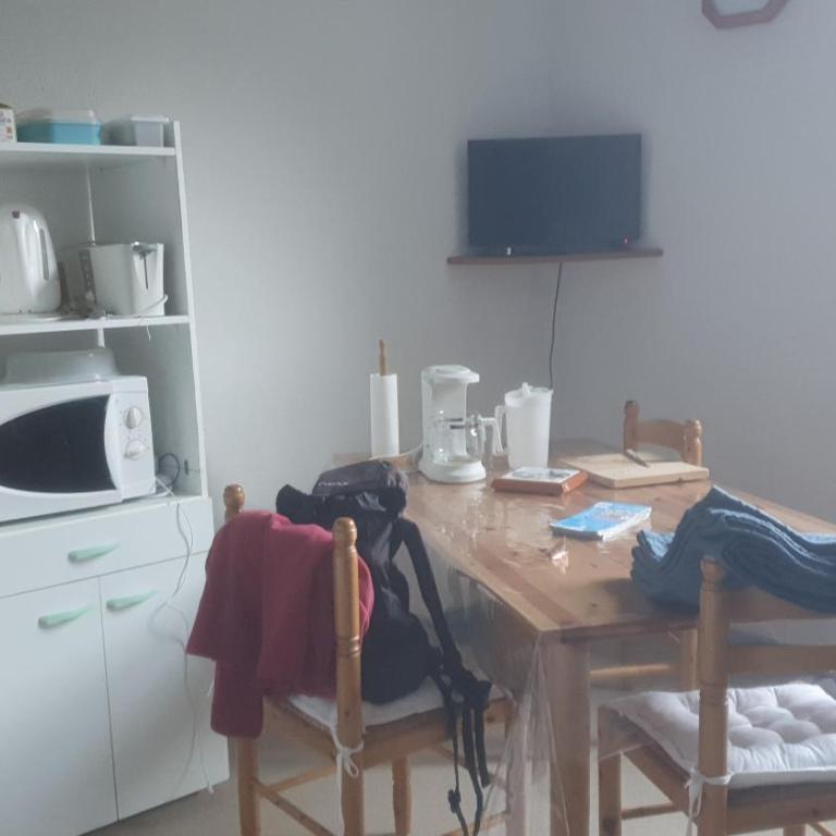 Appart situé au sein d'une résidence à Barèges pour 4 à 6 personnes, 1 chambre, 1 mezzanine - Two-Bedroom Apartment - 5