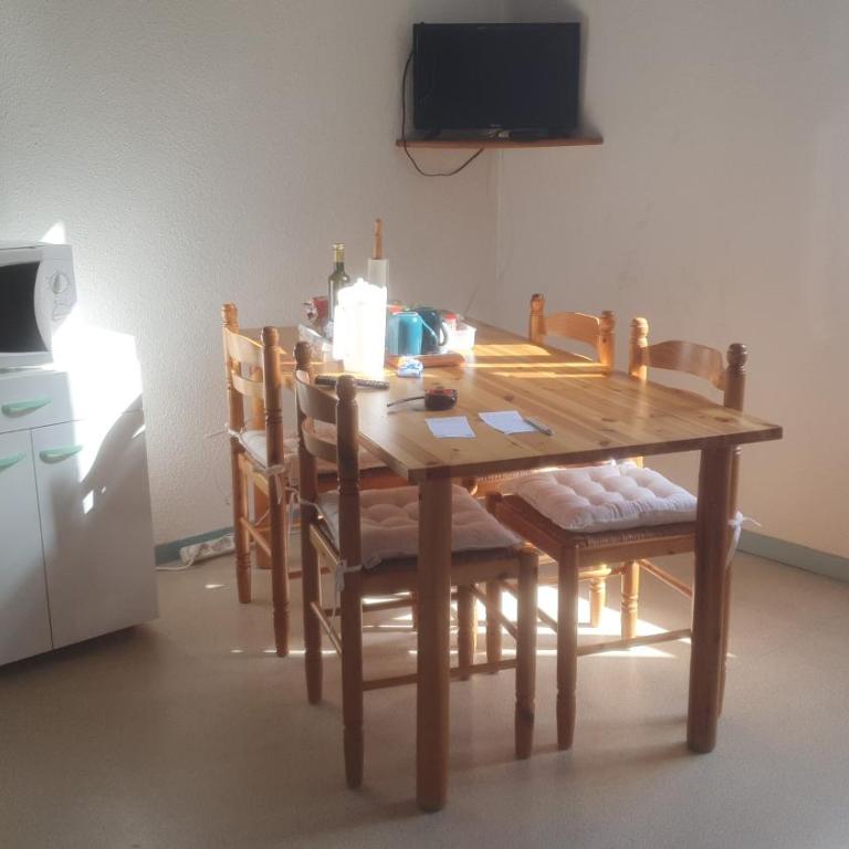 Appart situé au sein d'une résidence à Barèges pour 4 à 6 personnes, 1 chambre, 1 mezzanine - Two-Bedroom Apartment - 4