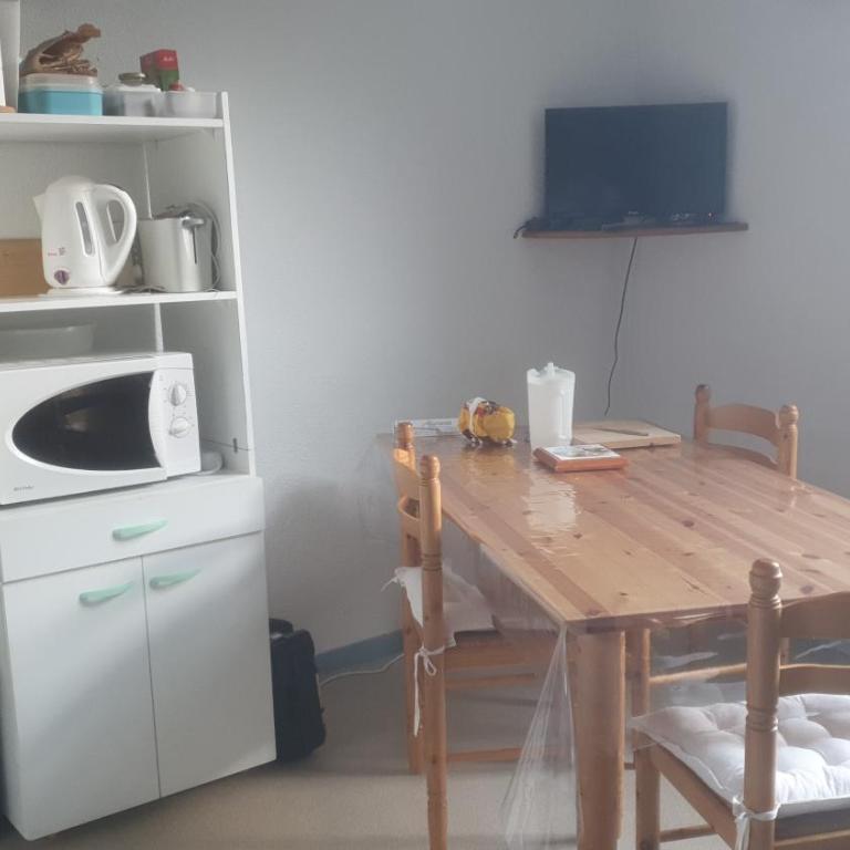 Appart situé au sein d'une résidence à Barèges pour 4 à 6 personnes, 1 chambre, 1 mezzanine - Two-Bedroom Apartment - 3