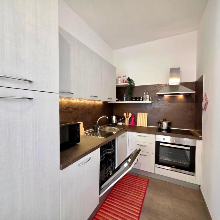 200m al Mare, Bilocale con posto auto privato in zona Porto - Appartamento con 1 Camera da Letto - 4