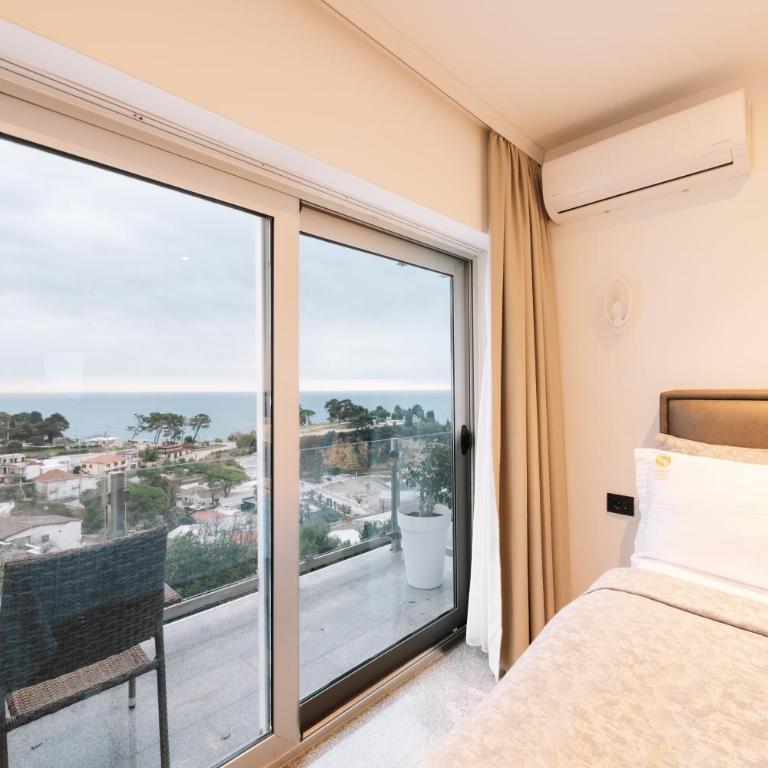 Hotel Senator Lux - Dvokrevetna Soba sa Bračnim Krevetom sa Balkonom i Pogledom na More - 7