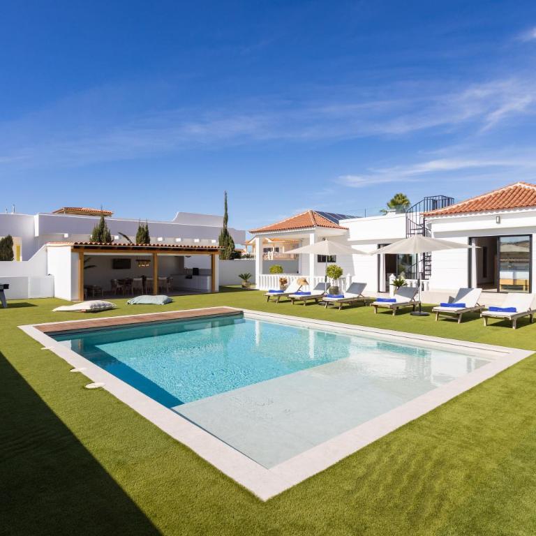 Santi - Villa - 1