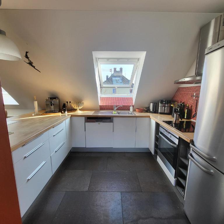 FRIDA - Dachpalais, nahe City, HBF und Wertach-Park - Two-Bedroom Apartment with Balcony - 9
