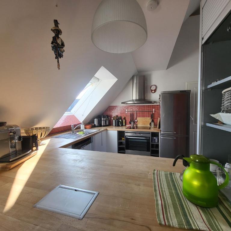 FRIDA - Dachpalais, nahe City, HBF und Wertach-Park - Two-Bedroom Apartment with Balcony - 10