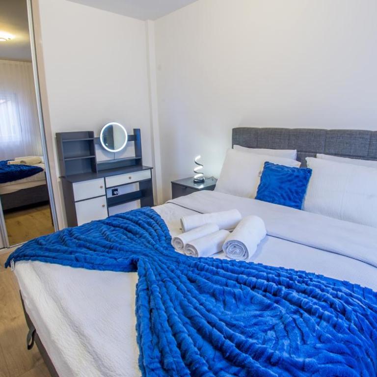 MHouse Apartments - Apartment with Balcony - 8