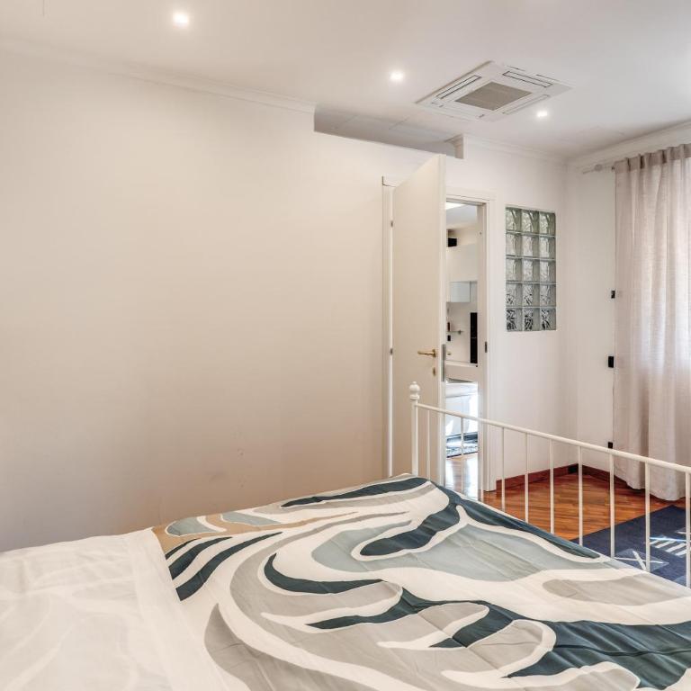White Vatican Apartment - Two-Bedroom Apartment with Balcony - 8