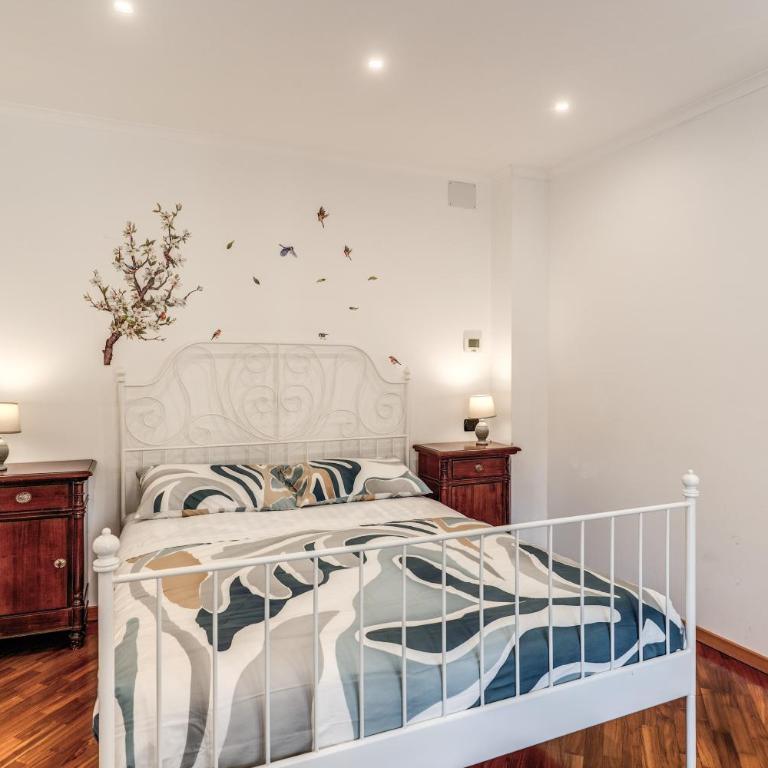 White Vatican Apartment - Two-Bedroom Apartment with Balcony - 9