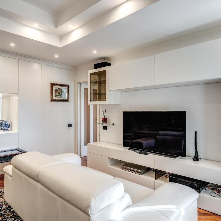 White Vatican Apartment - Two-Bedroom Apartment with Balcony - 17