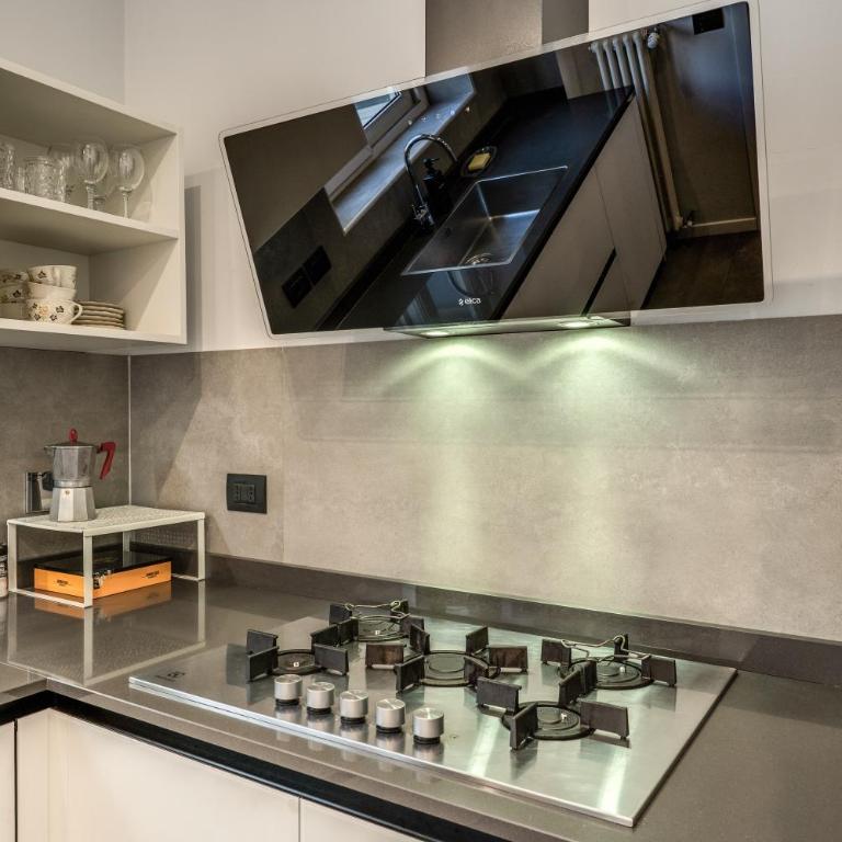 White Vatican Apartment - Two-Bedroom Apartment with Balcony - 32