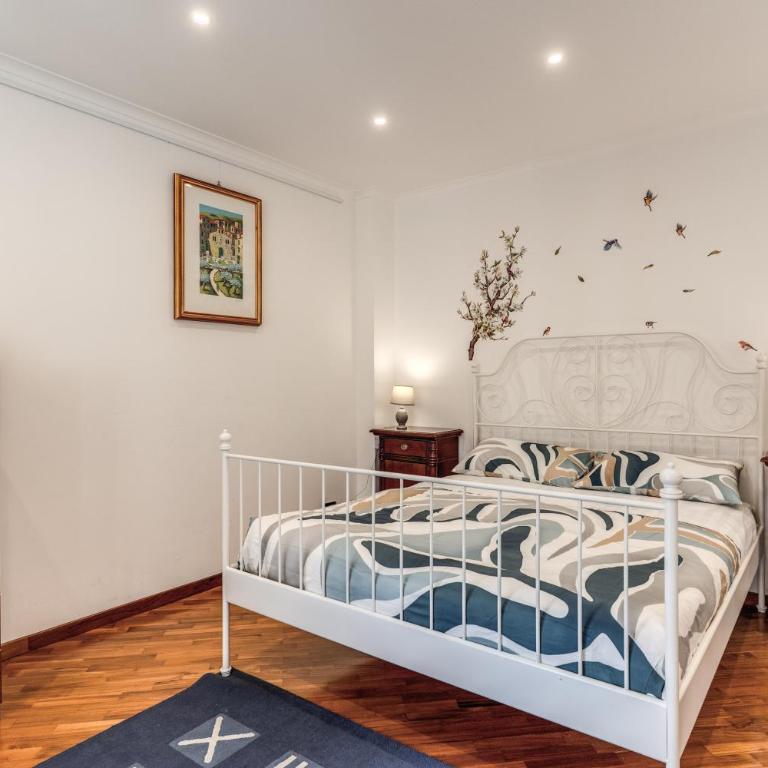 White Vatican Apartment - Two-Bedroom Apartment with Balcony - 37