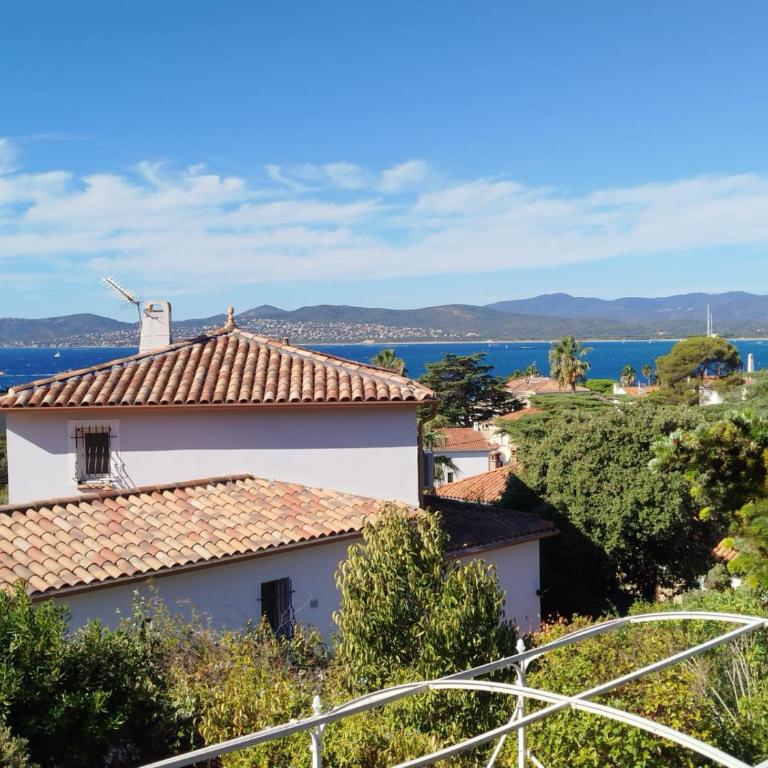 Appt 83m2 rez de jardin dans villa parc privé balcon vue mer - Apartment mit 1 Schlafzimmer und Gartenblick - 33