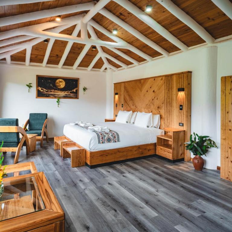 Tara Vegan Lodge - Sacred Valley - Deluxe King Room - 11