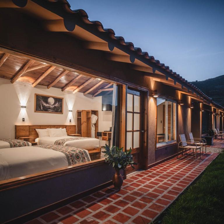 Tara Vegan Lodge - Sacred Valley - Triple Room with Mountain View - 2