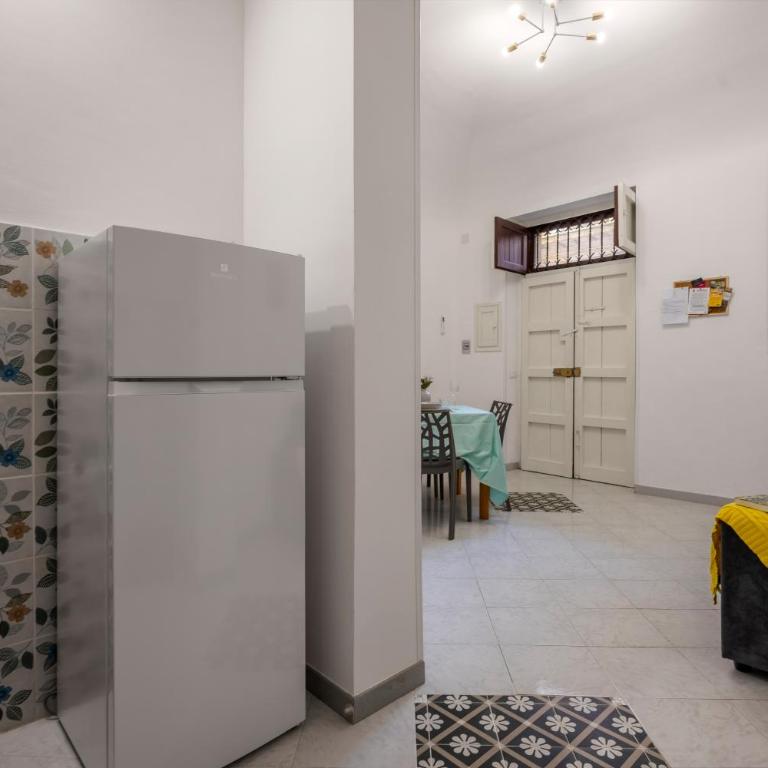 La Castellana Apartments, vista panoramica sul mare, nel cuore storico di Carini, a due passi dal Duomo e dal castello - Appartement 1 Chambre Supérieur - 12