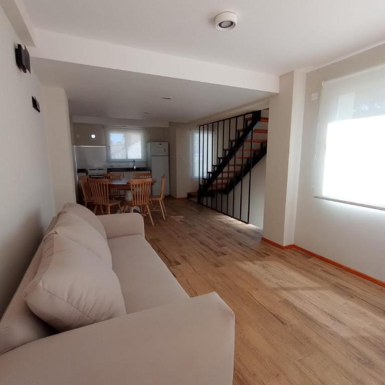 Complejo 102 - Three-Bedroom Apartment - 4