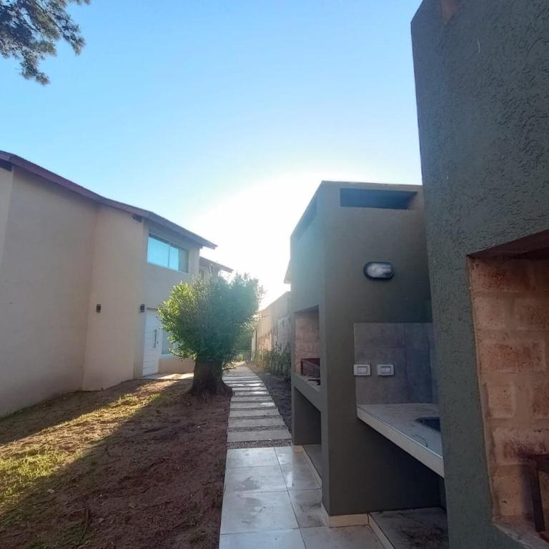 Complejo 102 - Three-Bedroom Apartment - 8