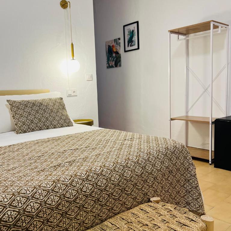 AIRE Vejer - recién reformado 2026 - Habitación Doble con balcón (3 adultos) - 2