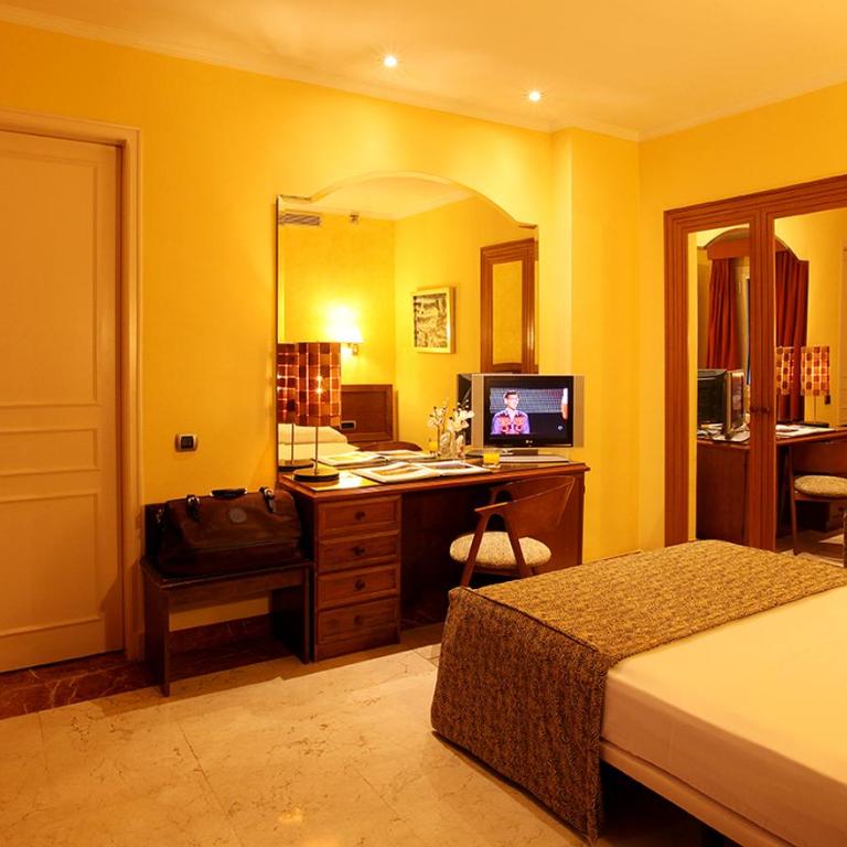 Hotel Nouvel - Double or Twin Room - 6