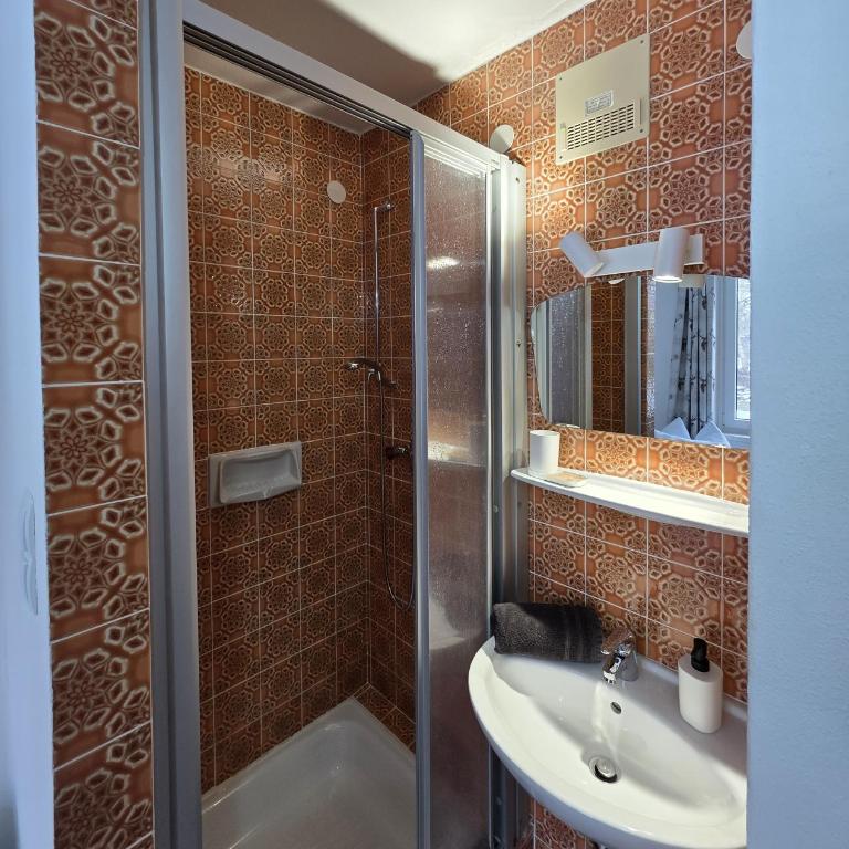 Frühstückspension Irschen - Einzelzimmer mit Gemeinschafts-WC - 4