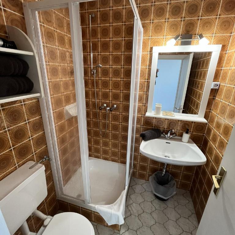 Frühstückspension Irschen - Zweibettzimmer mit Balkon - 3