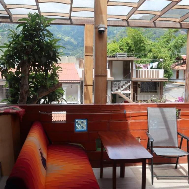 Café Hood - One-Bedroom Apartment - 4