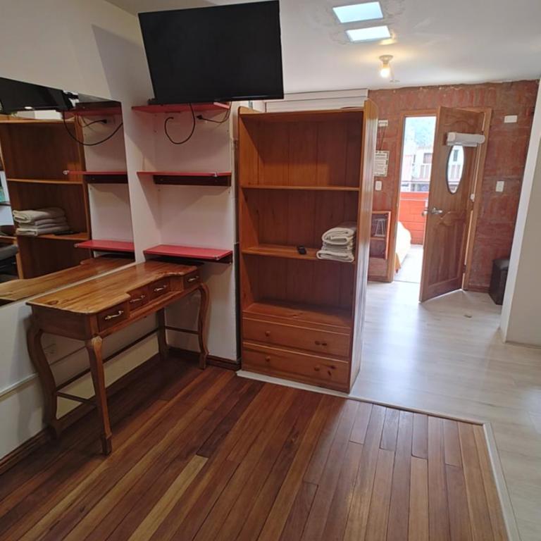 Café Hood - One-Bedroom Apartment - 6